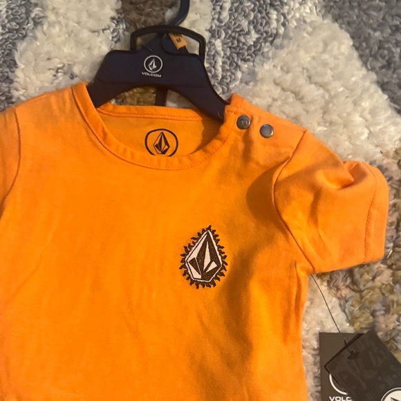 Volcom Short Set - Picture 3 of 6